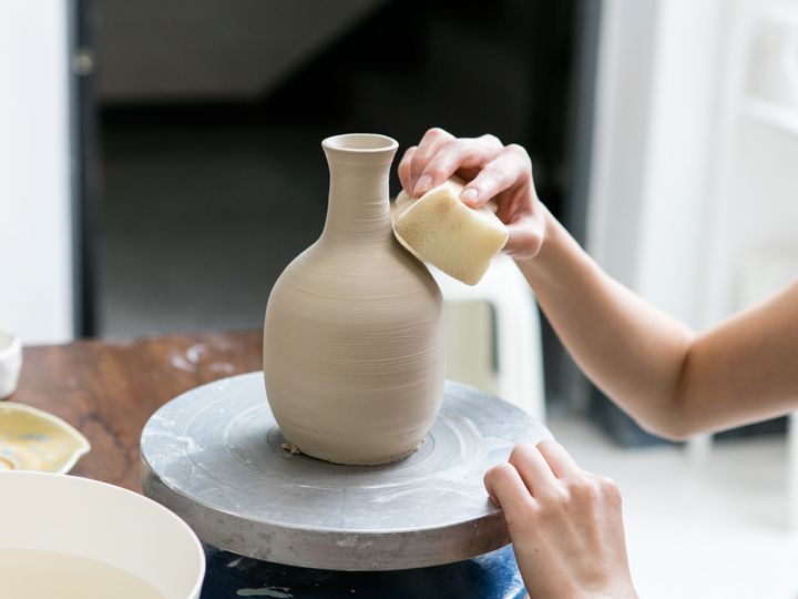 9.同样的手法清洁外部让陶瓷表面光滑平整