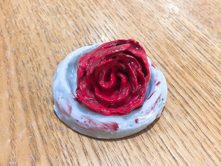 JIMIN(朴智旻)制作的陶艺品为手捏成型※照片提供:吉祥陶艺