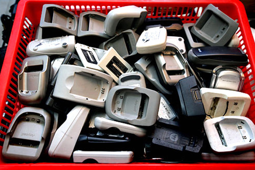 手机充电器、各种型号均有