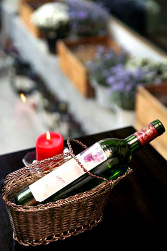 对于可以喝酒的老师而言
红酒无疑是首选