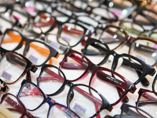 巨余站附近的眼镜店“眼镜制作”