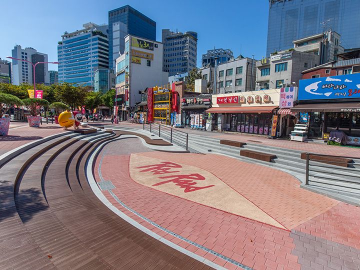 R2(弘大想漫步的小径)
站点编号:13