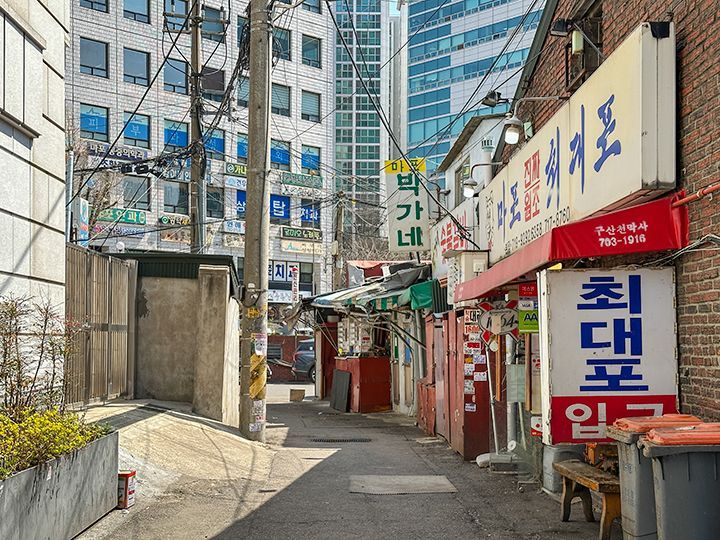 充满当地朴实风情的护心肉胡同
站点编号:9