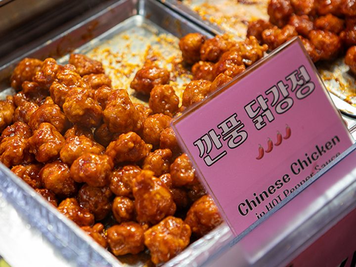 品尝望远市场传统美食