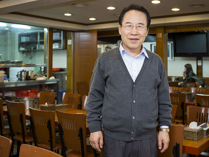 经常面带微笑的店主人