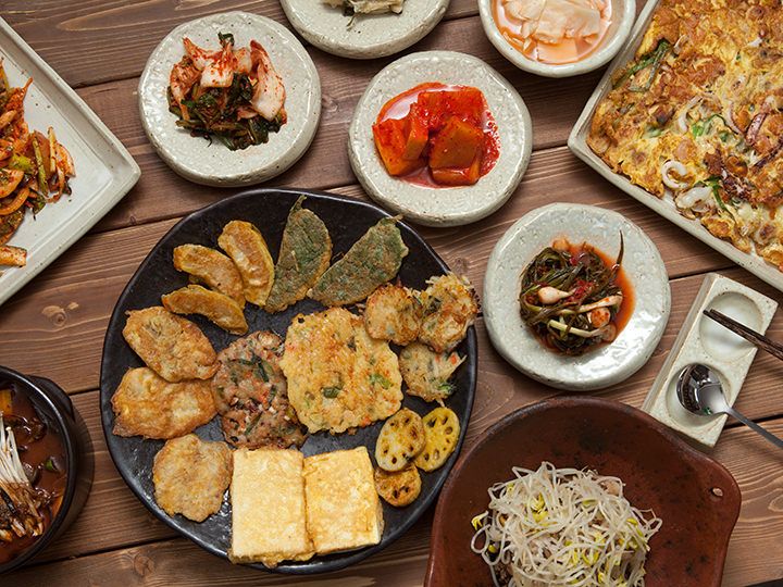 韩式煎饼
油炸(油煎)的各式荤素美味
100g:184kcal / 1人份:552kcal