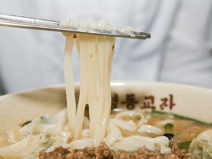 刀切面
可加入贝壳或鸡肉使之更鲜美
100g:70kcal / 1人份:422kcal