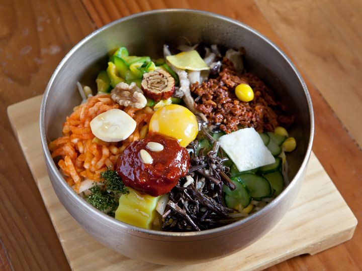 拌饭
一次吃到多种蔬菜,营养均衡
100g:141kcal / 1人份:705kcal