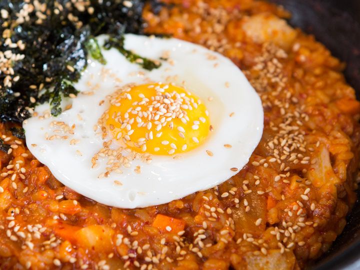 泡菜炒饭
爽口微微辣,再加上荷包蛋和虽海带更加美味
100g:70kcal / 1人份:420kcal