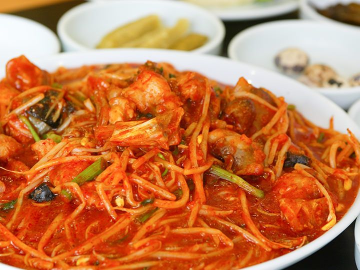 辣炖鮟鱇鱼
营养丰富的特色料理,辣口但回味无穷
100g:78kcal / 1人份:312kcal