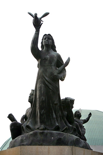 和平与繁荣雕像