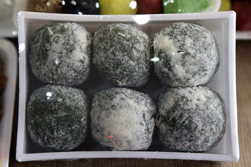 艾蒿年糕(核桃红豆馅)6,000韩元