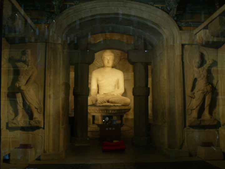 释迦如来坐像
※本照片是在获得拍摄许可后所拍摄