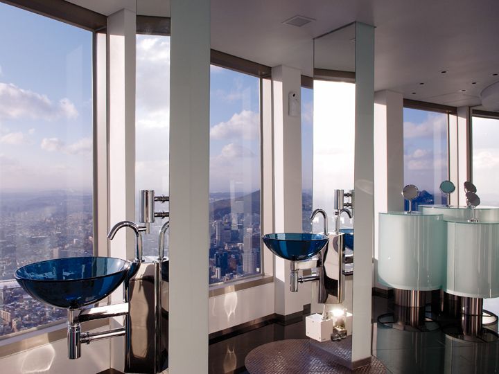 N首尔塔1层的空中洗手间