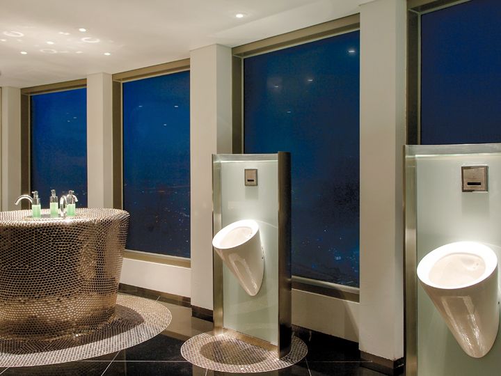 N首尔塔1层的空中洗手间