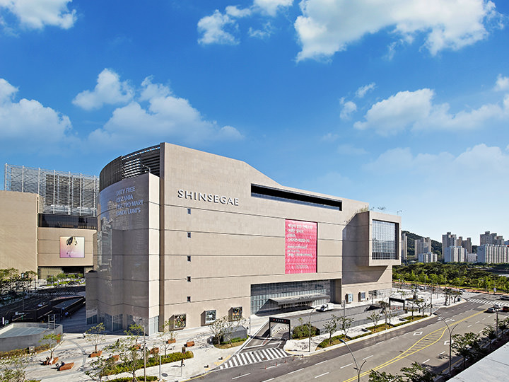 从海云台搬迁到新世界百货centum city后,"韩际新世界免税店釜山店"的