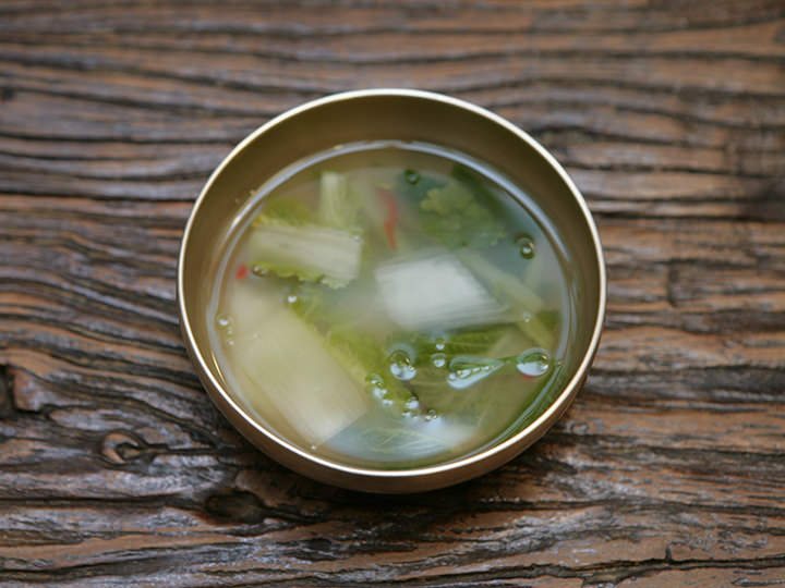 水泡菜
清淡的水泡菜,配上南瓜粥一起吃是绝配