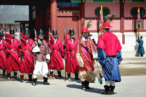 王宫守门将交接仪式 韩国景点推荐 韩国旅游网 韩巢网 王宫守门将交接仪式 韩国景点推荐 韩国旅游网 韩巢网