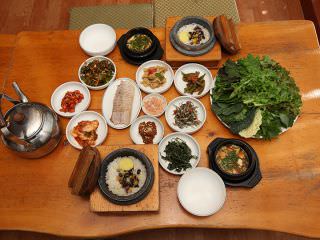 “江村菜包饭定食”内容非常丰富