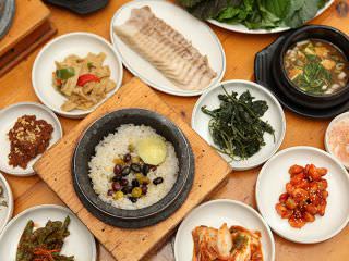 位于平昌洞的“江村菜包饭”