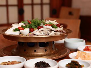 “韩牛肉蔬菜锅”