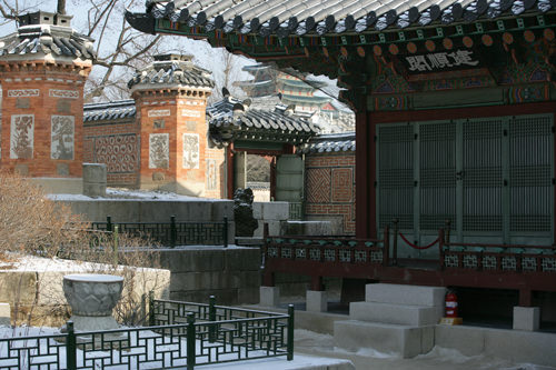 景福宫•交泰殿的峨眉山烟囱(宝物 第811号)