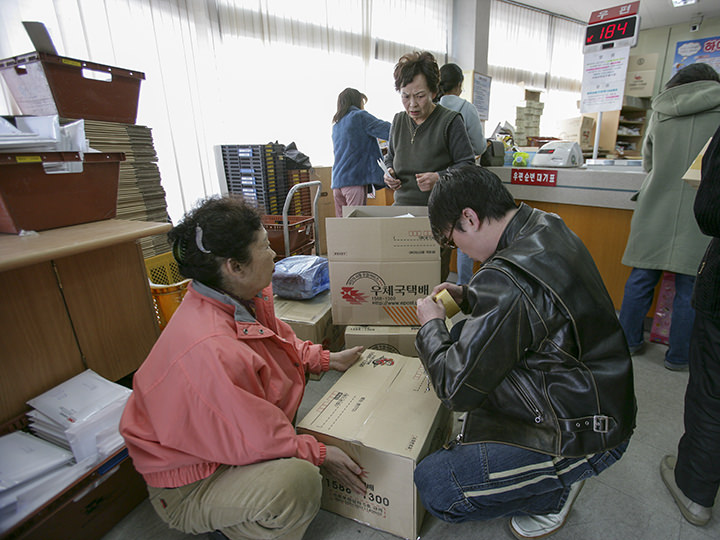 带自己的纸箱去也可以
