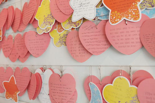 来“许愿墙”许个愿