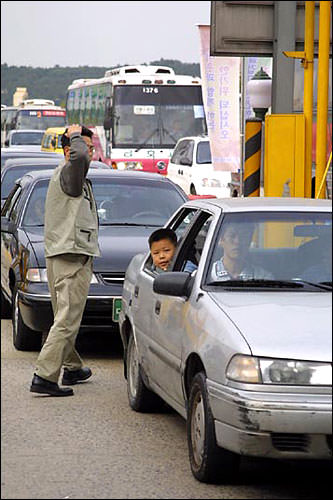 “到底什么时候才能走啊?”