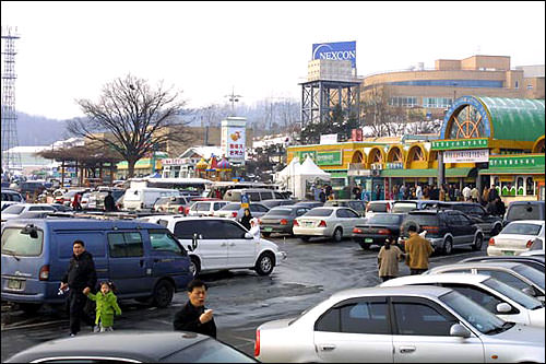 连休的第一天到达服务区。早上基本没怎么堵车,畅快地兜了风!