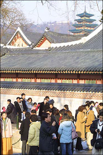 也有许多从地方到首尔探亲的人