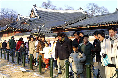 偶尔也能见到外国人的身影