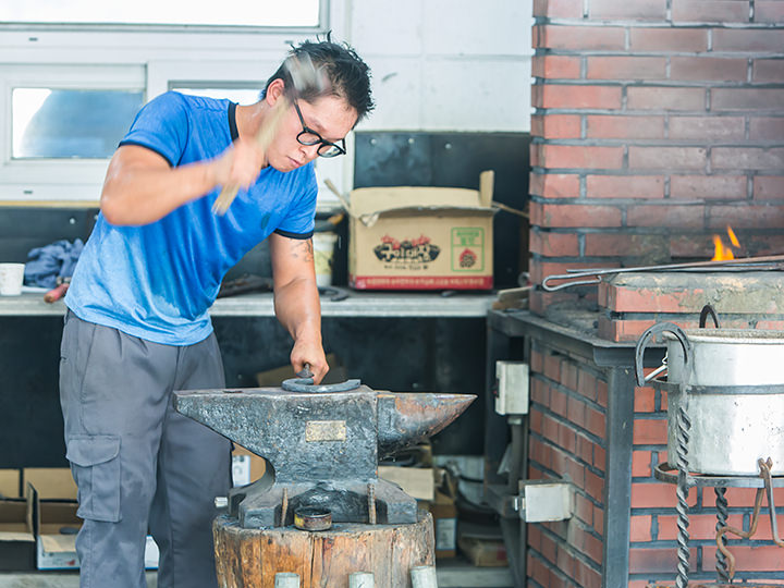 见证“马蹄诊所”里铁匠师傅的作品
※非工作时间访问时,可观看影像