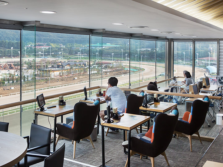 外国人专用冠军包厢(5层)
※使用费10,000韩元,须当日用现金支付,最好提前预订