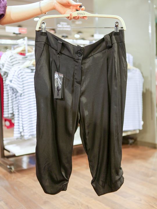 及膝皱褶短裤 29,900韩元