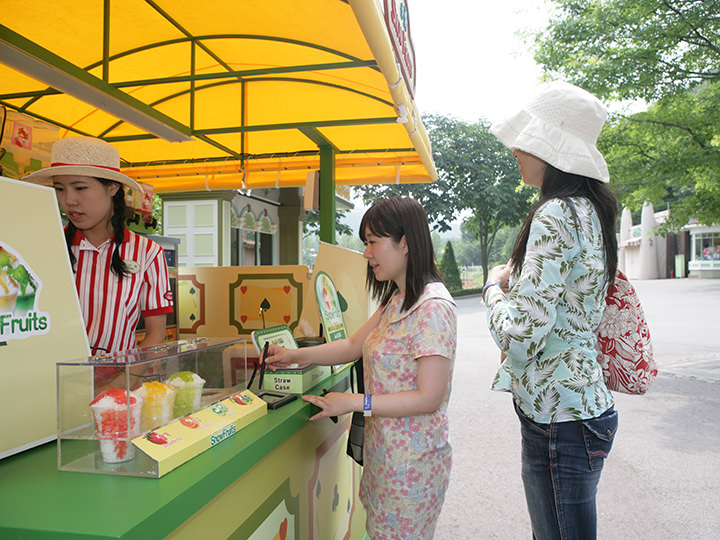 果汁小推车摊位