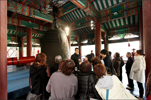 听职员介绍钟的由来