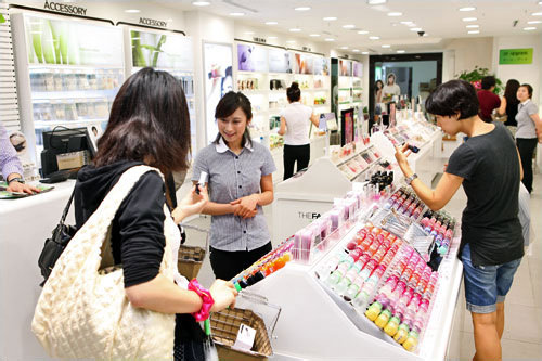 明洞的主要化妆品店都是全年无休!