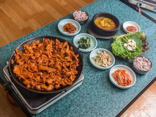 油井餐馆
又名“防弹餐馆”