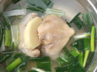 陈玉华老奶奶元祖一只鸡
东大门美食一条街的老字号店铺,韩国必吃特色美食!