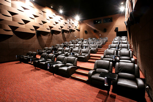 gold class  在gold class里可以坐在安逸并宽松的沙发上奢华地去享受