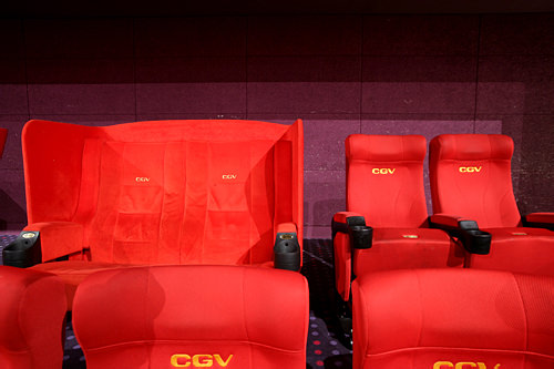 sweetbox  可以在情侣坐席观看电影的"sweetbox"位于剧场的后方,是