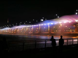 盘浦大桥月光喷泉