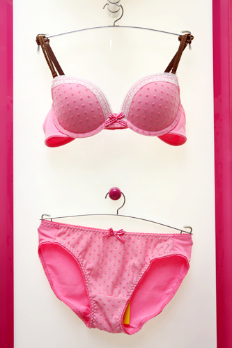 文胸 24,000韩元
内裤 8,000韩元