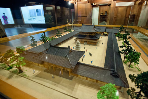 建于百济的都城——泗沘城,象征着佛教文化的定林寺(百济)