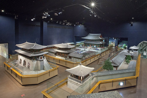 从中央的高台可以一览整个模型村