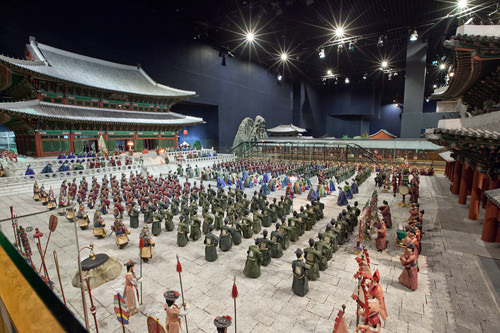 在景福宫内上演的王即位仪式