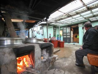 店家亲自熬制橡子冻