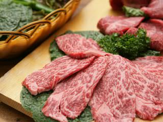 安东河回村附近的“韩牛烤肉”美食店