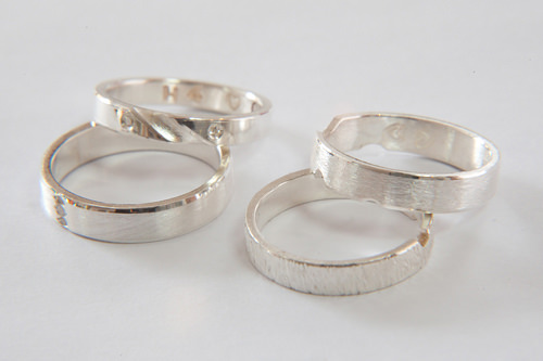 情侣戒指也颇具人气